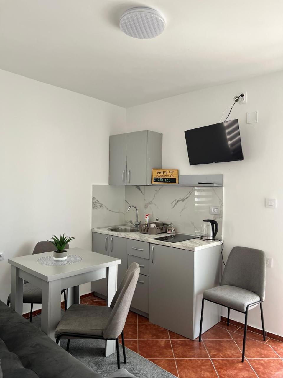 Kontiki Apartments أولتْسي المظهر الخارجي الصورة